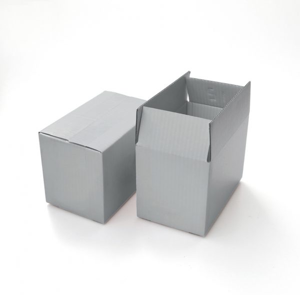 Envase de cartón color gris