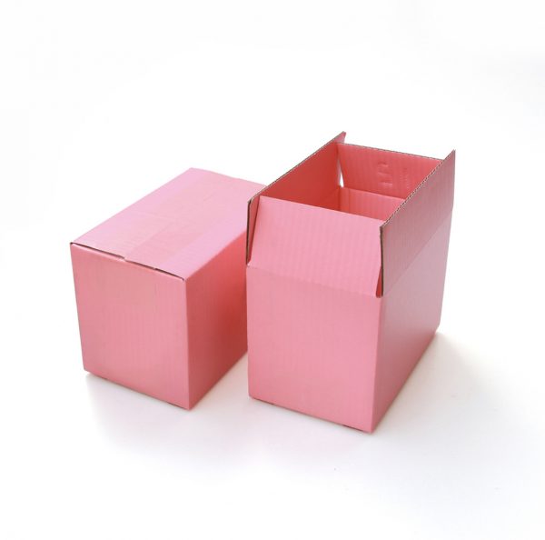 Envase de cartón color rosa